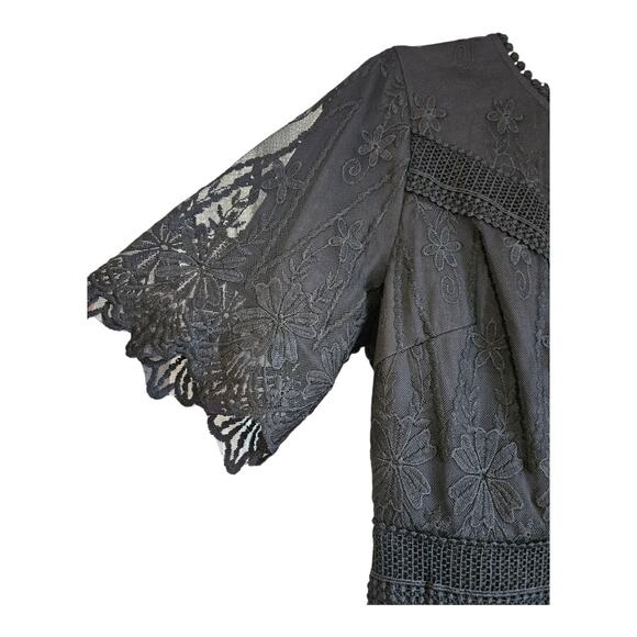 Wren and Ivory Dress Size LG Black Mesh Lace Overlay Lined Scalloped Hem S/S - Picture 4 of 10